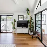 The Green Door-Karri Retreat