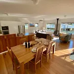 Town Hideaway - Sleeps 6