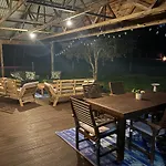 The Owl House, Pet Friendly