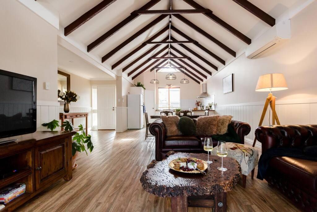 Holiday home Maison Magnolia; Character Townhouse In The Centre Of *