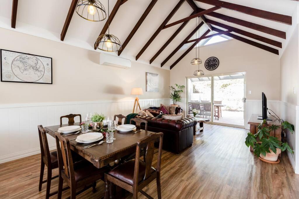 Maison Magnolia; Character Townhouse In The Centre Of Holiday home Margaret River