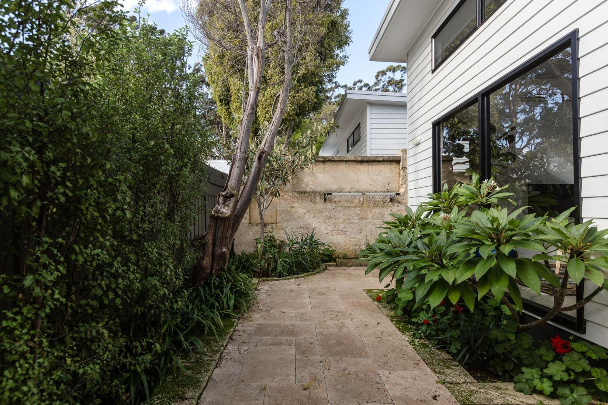 Marri - 2 Bedroom With Ensuites Spacious Townhouse Holiday home Margaret River