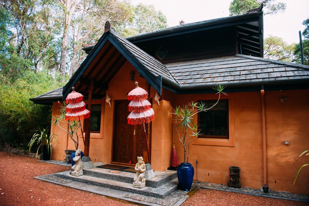 Riveresque Villa