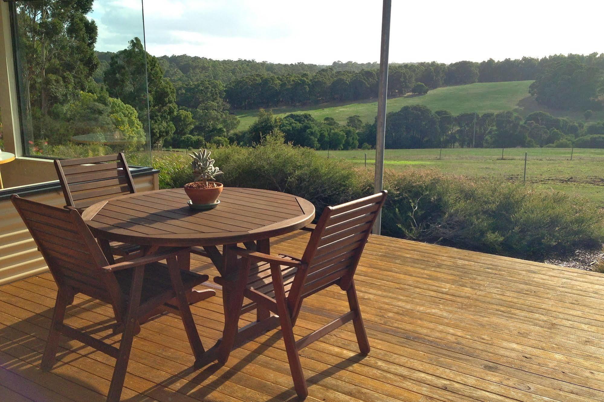 Hilltop Lodge *