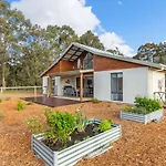 Kangaroo Retreat - Family Favourite Bush Retreat With Kangaroos In Margaret River