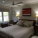 Karri House. Eat - Stay - Love