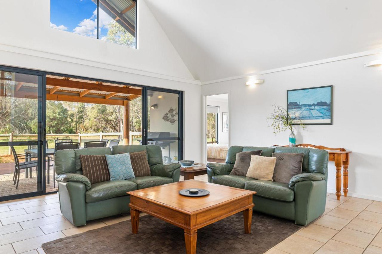 Kangaroo Retreat - Family Favourite Bush Retreat With Kangaroos In * Margaret River