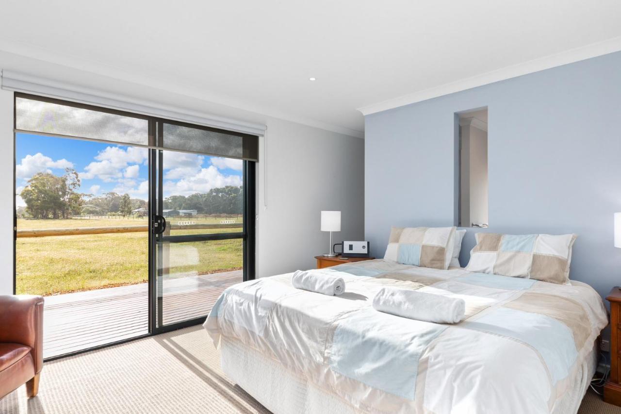 Kangaroo Retreat - Family Favourite Bush Retreat With Kangaroos In