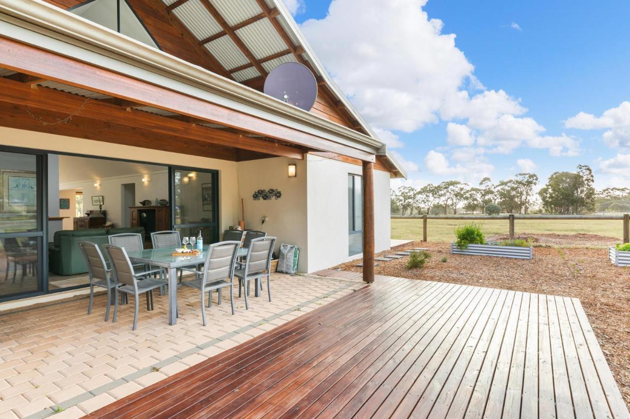 Kangaroo Retreat - Family Favourite Bush Retreat With Kangaroos In *