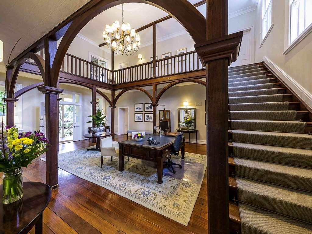 Grand Mercure Basildene Manor 4*