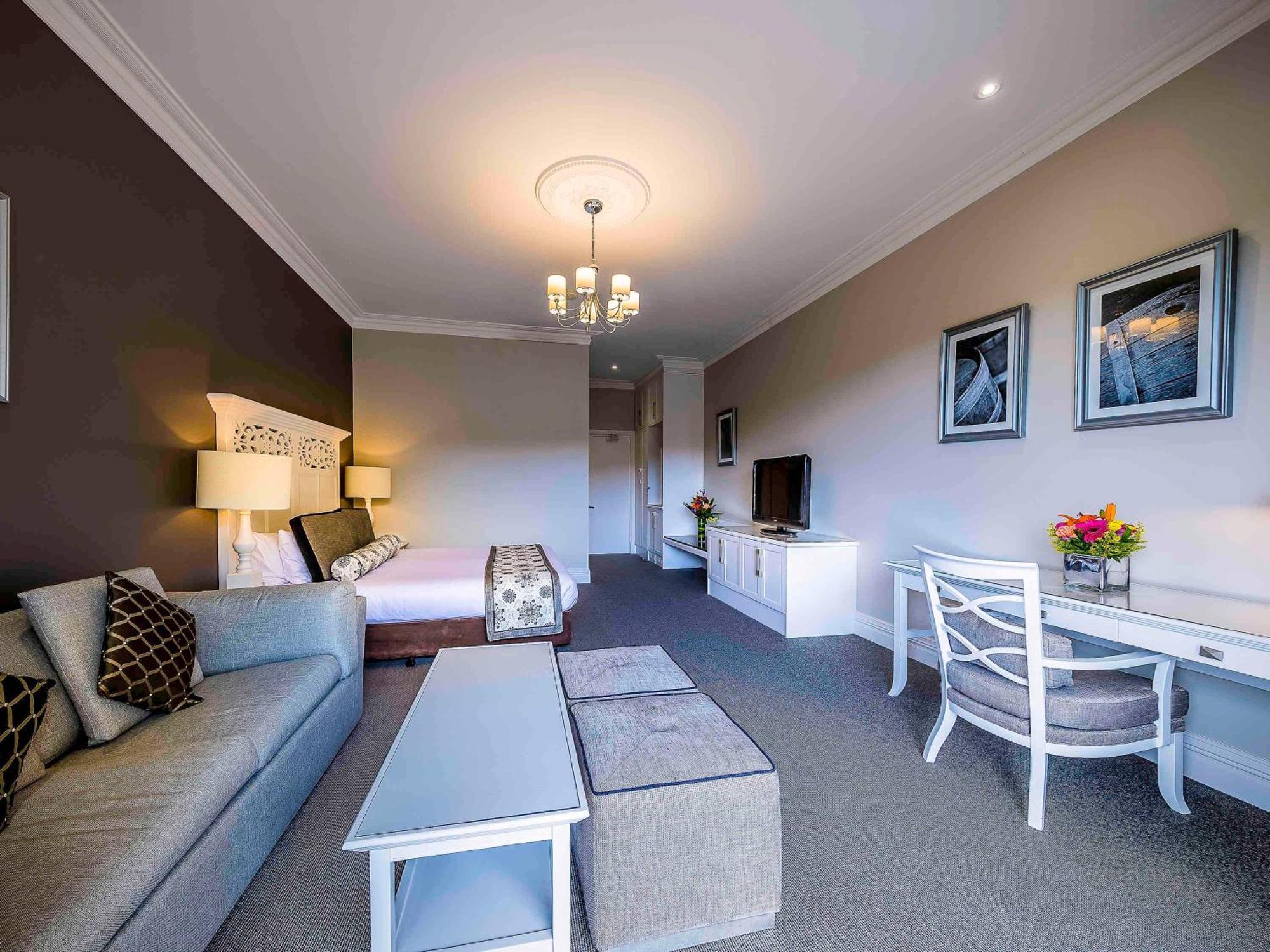 Hotel Grand Mercure Basildene Manor 4*