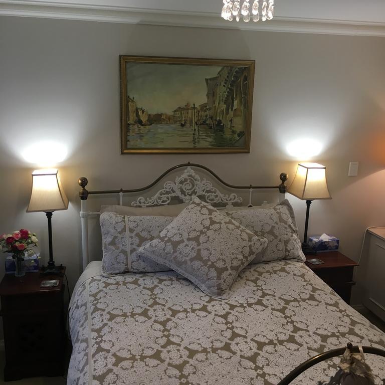 Karri House. Eat - - Love Bed & Breakfast Margaret River