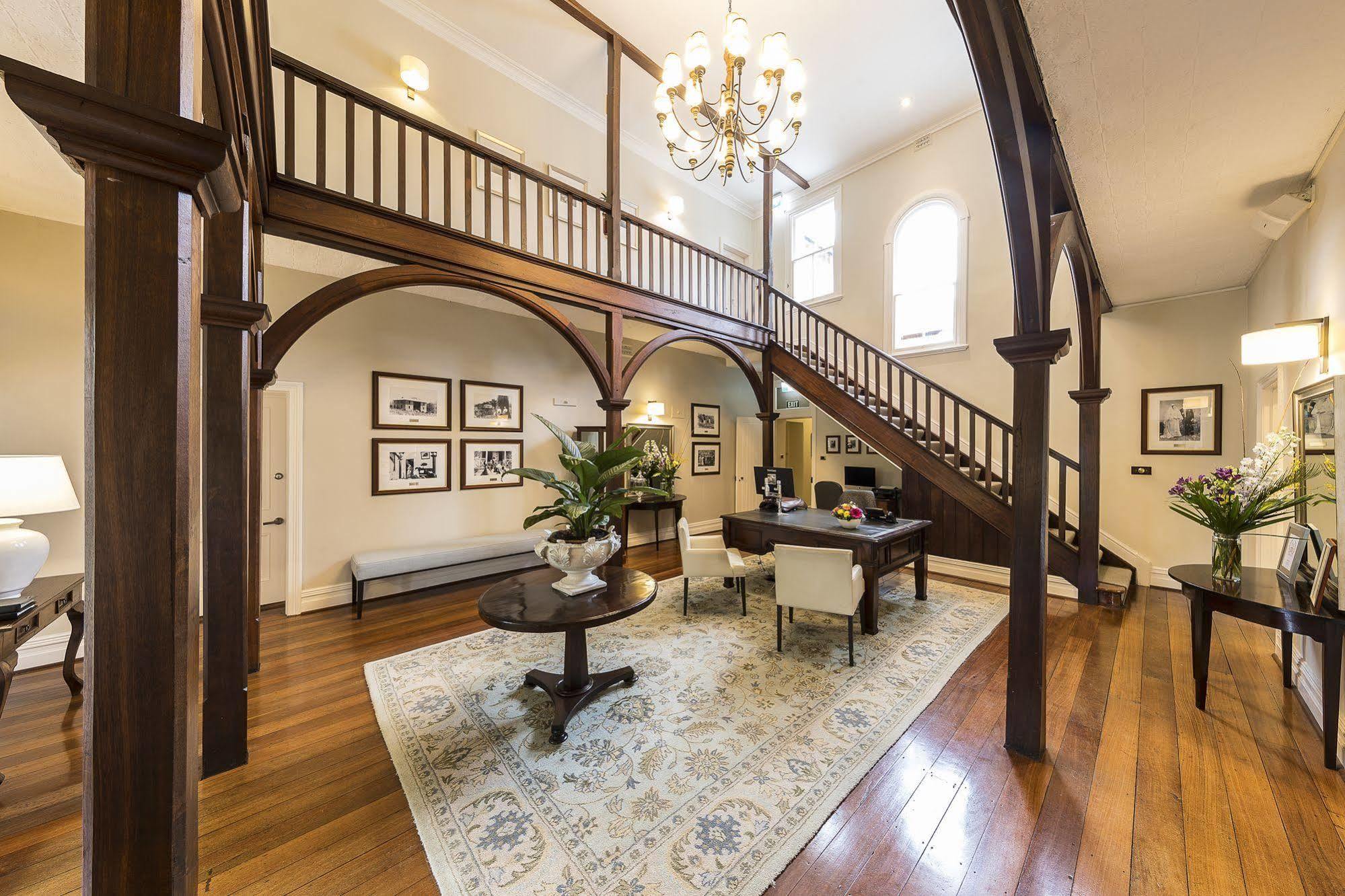 Grand Mercure Basildene Manor Hotel 4*