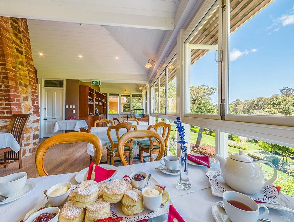 Hotel Grand Mercure Basildene Manor